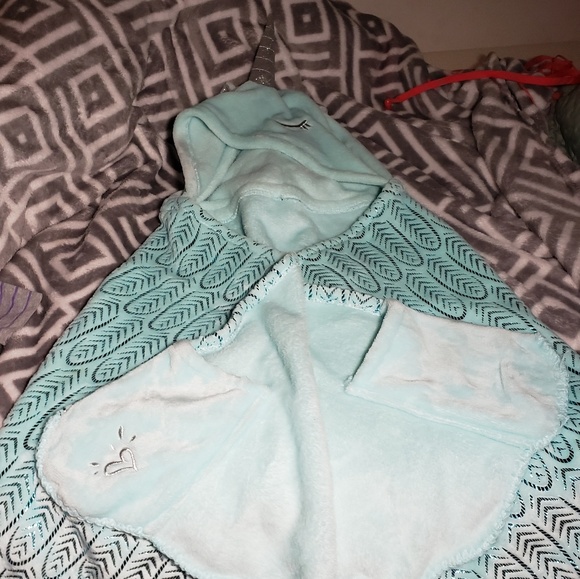 Justice unicorn wrap blanket with hood - Picture 4 of 8